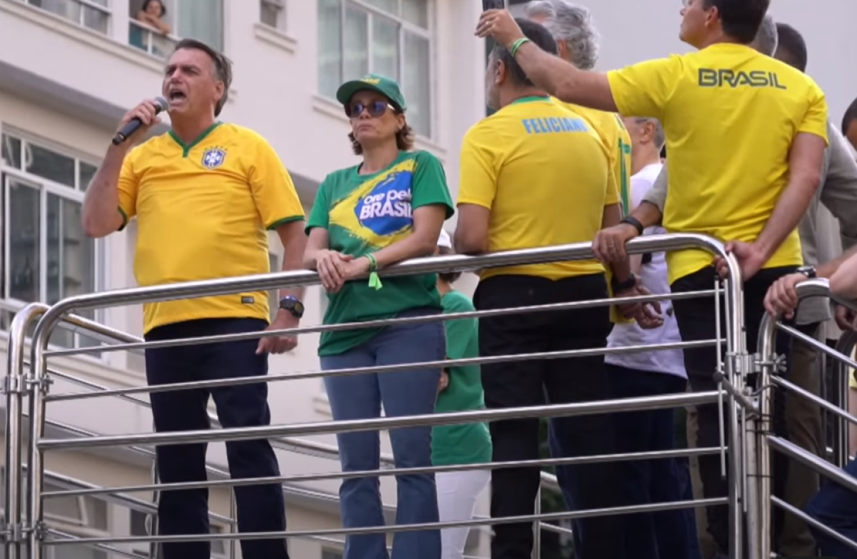 O ex-presidente Jair Bolsonaro (PL) discursou neste domingo (25/2) em manifestação convocada na Avenida Paulista, com apoiadores e parlamentares