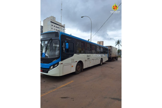 Ônibus foi furtado no terminal da Asa Norte -  (crédito: PMDF/Divulgação)