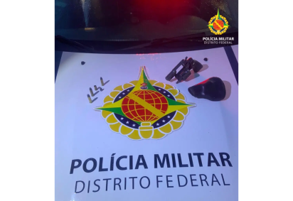 Arma foi apreendida com motorista -  (crédito: PMDF/Divulgação)