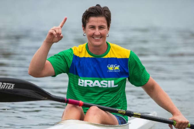 Superada apenas pela argentina Brenda Rojas, a brasileira garantiu a prata com o tempo de 1min52s881 - (crédito: Arquivo CBCa) Superada apenas pela argentina Brenda Rojas, a brasileira garantiu a prata com o tempo de 1min52s881 - (crédito: Arquivo CBCa)