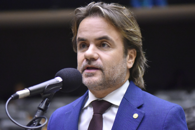 O deputado federal Eros Biondini (PL), que é cantor de música gospel, vai comandar o samba com críticas a Alexandre de Moraes: O deputado federal Eros Biondini (PL), que é cantor de música gospel, vai comandar o samba com críticas a Alexandre de Moraes:
