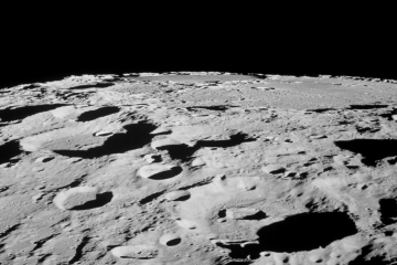 superfície da lua -  (crédito: NASA)