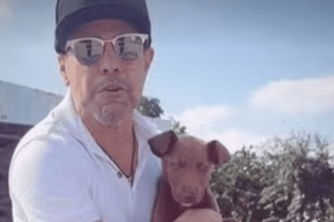 Zezé di Camargo adota cachorro após show em Minas Gerais - (crédito: TMJBrazil) Zezé di Camargo adota cachorro após show em Minas Gerais - (crédito: TMJBrazil)