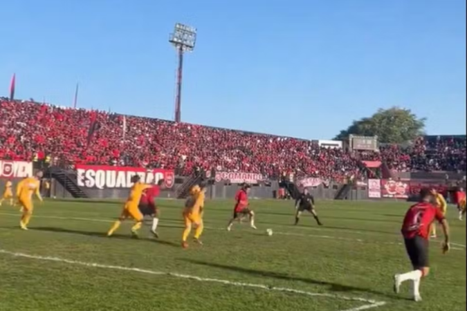 Uma eventual classificação às quartas seria a primeira do Brasiliense em 10 anos -  (crédito: Reprodução/Brasil de Pelotas)