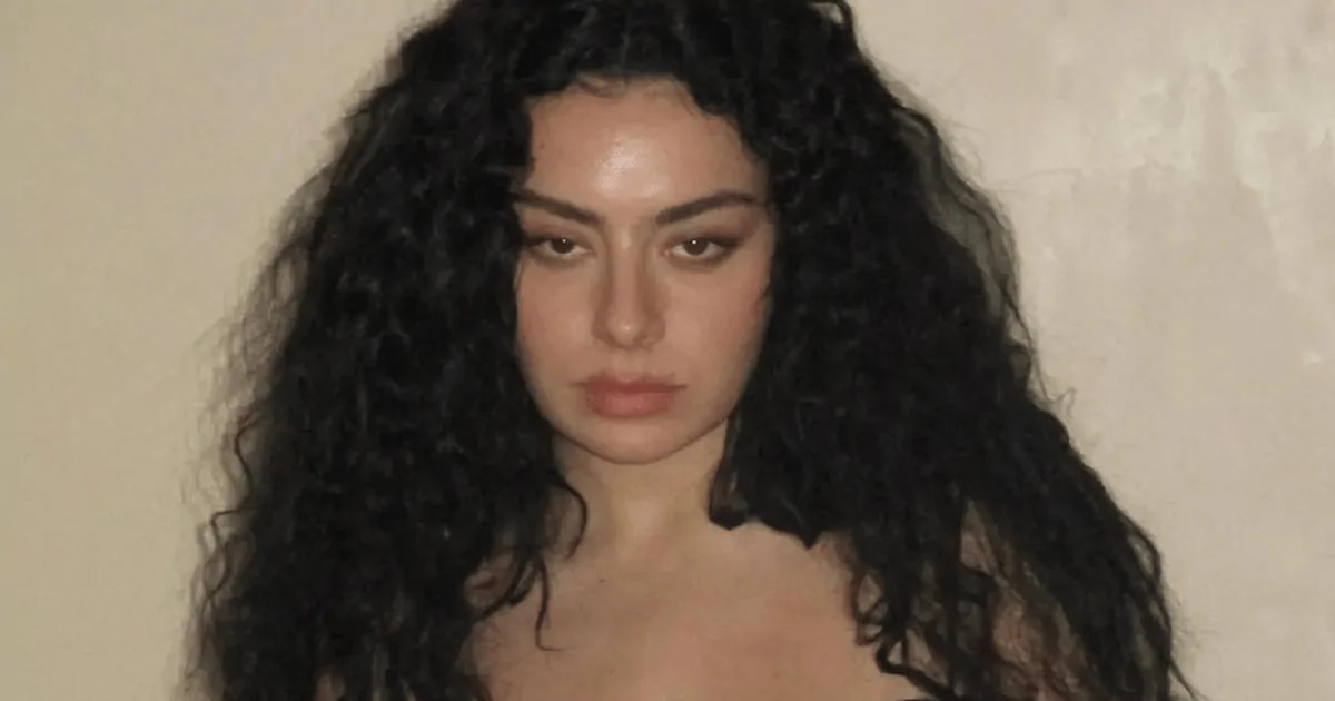 Músicas de Charli XCX tem o ritmo perfeito para massagem cardíaca -  (crédito: TMJBrazil)