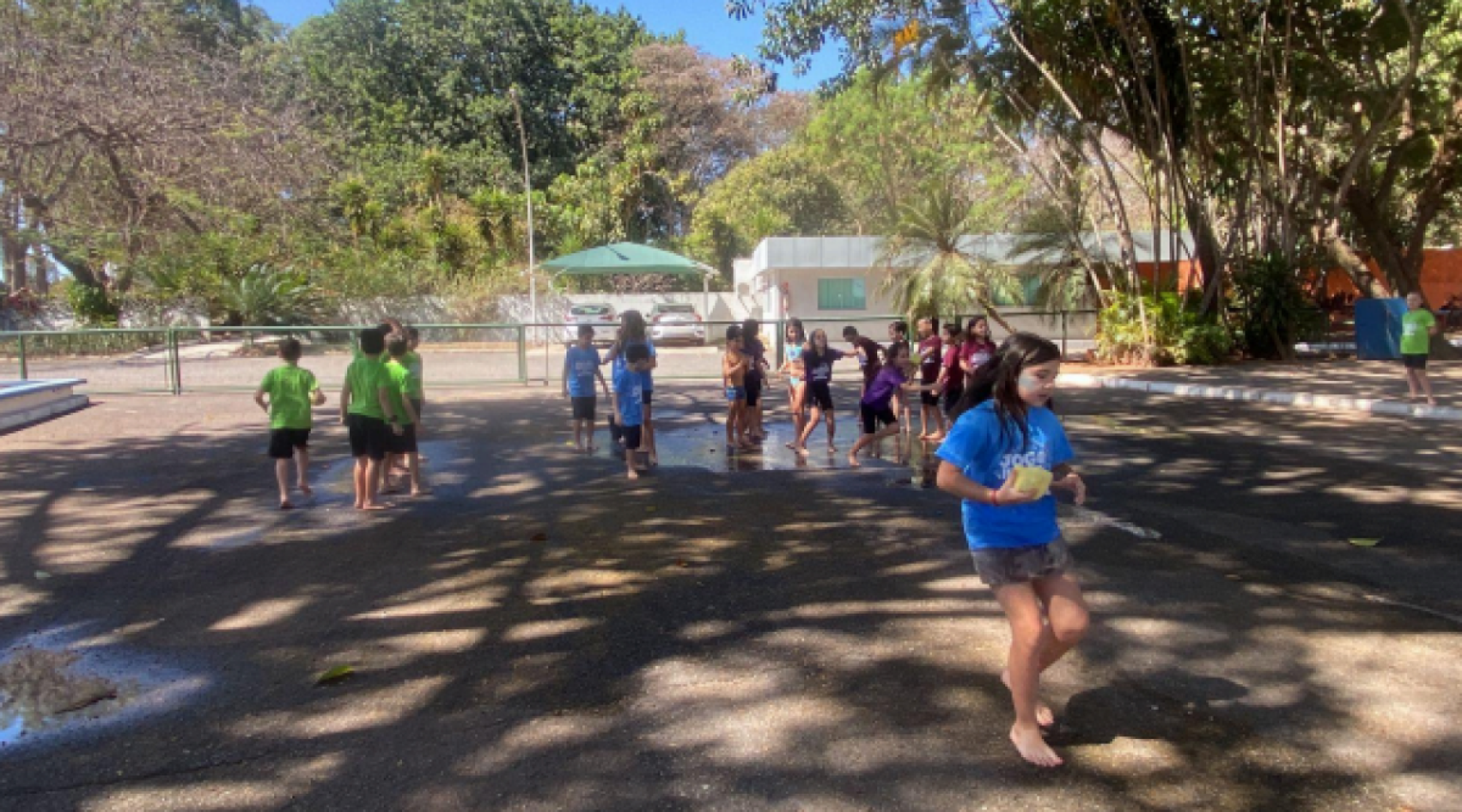 Colégio do DF promove jogos escolares adaptados para amenizar calor