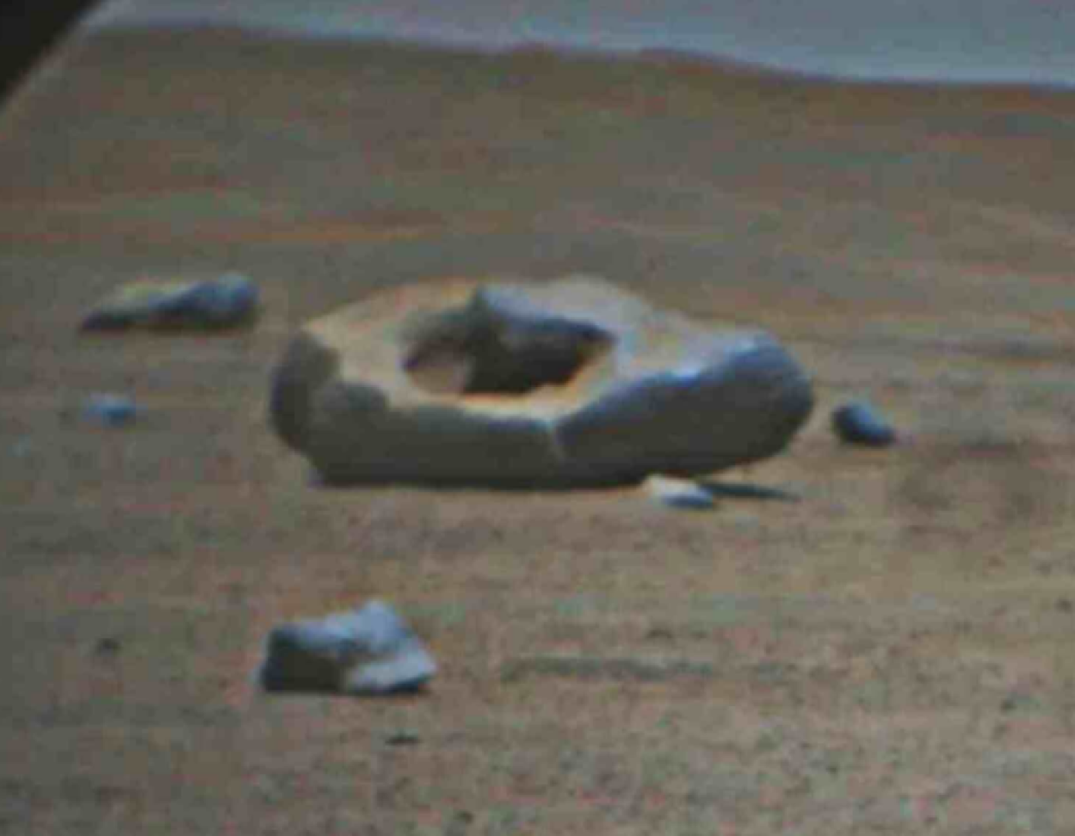 Pedra em forma de rosquinha encontrada em Marte