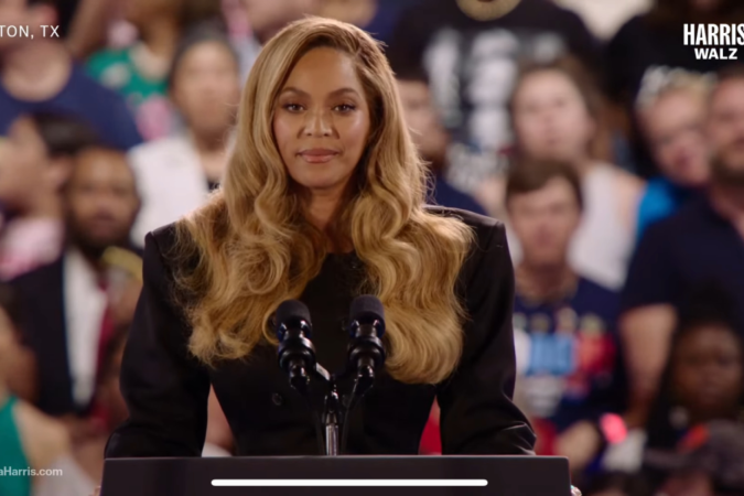 Beyoncé participa de evento da campanha de Kamala Harris, em Houston, Texas -  (crédito: Reprodução/Youtube Kamala Harris)