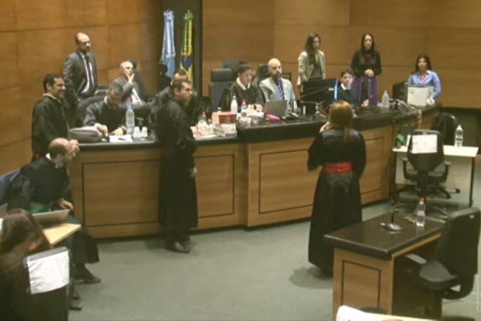 Primeiro dia do julgamento foi marcado pelos depoimentos de familiares das vítimas -  (crédito: Reprodução/YouTube/Tribunal de Justiça do Estado do Rio de Janeiro)