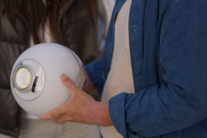 O escaneamento é realizado por uma câmera Orb - (crédito: Reprodução/World) O escaneamento é realizado por uma câmera Orb - (crédito: Reprodução/World)