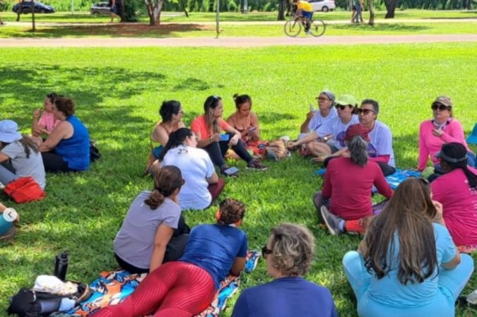 O Coletivo Filhas da Mãe realiza caminhadas gratuitas todos os domingos. São trilhas Urbanas temáticas e caminhadas nos parques como forma de promoção da saúde física e mental. -  (crédito: Reprodução Redes Sociais)