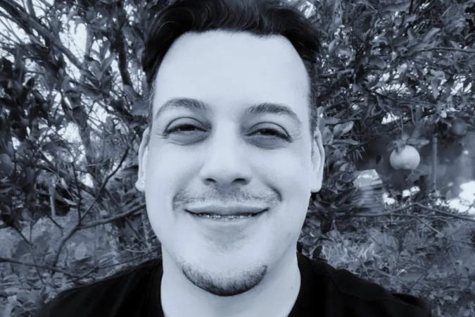 Adriano Carlos de Almeida, de 42 anos, foi assassinado em quarto de motel em Caratinga