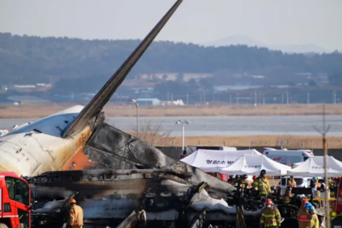 O voo Boeing 737-800 - operado pela companhia aérea Jeju Air - tinha 181 passageiros a bordo e estava chegando ao aeroporto de Muan vindo de Bangkok, na Tailândia -  (crédito: Reuters)