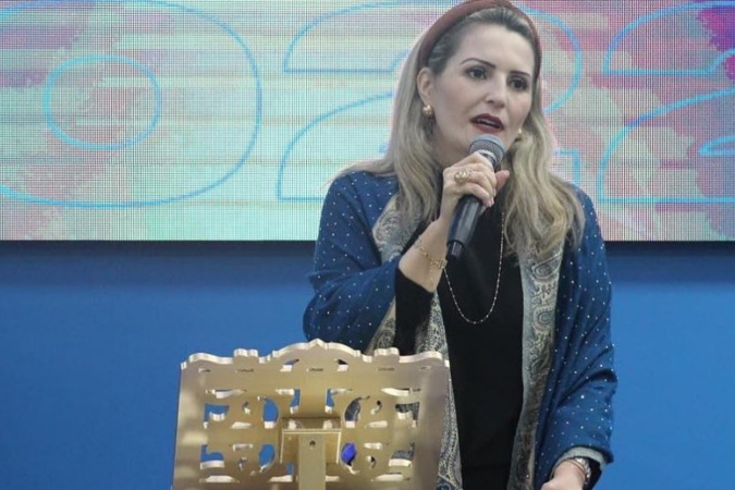 Bacharel em Direito e em Teologia, Keila teve papel importante em diversos projetos sociais -  (crédito: Reprodução/Instagram @bispakeilaferreirairadores)