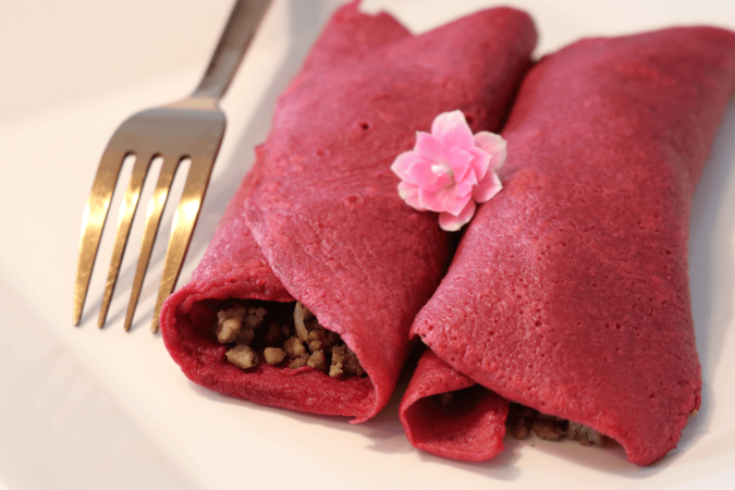 Panqueca de beterraba com carne moída (Imagem: tathianacorrea | Shutterstock) - (crédito: EdiCase) Panqueca de beterraba com carne moída (Imagem: tathianacorrea | Shutterstock) - (crédito: EdiCase)