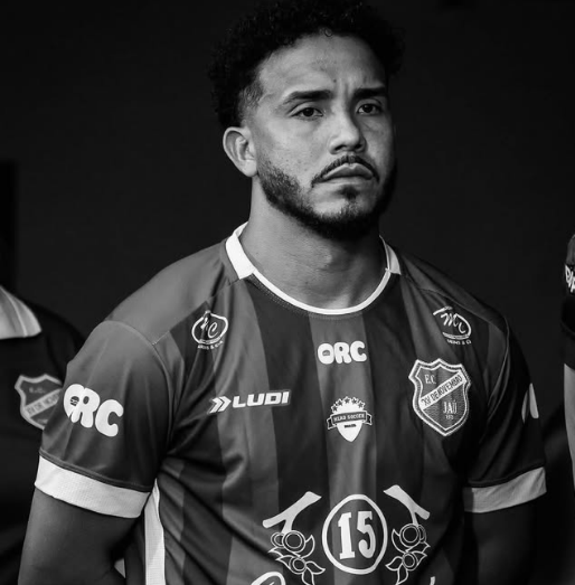 Jogador de futebol de 26 anos morre após sofrer mal súbito