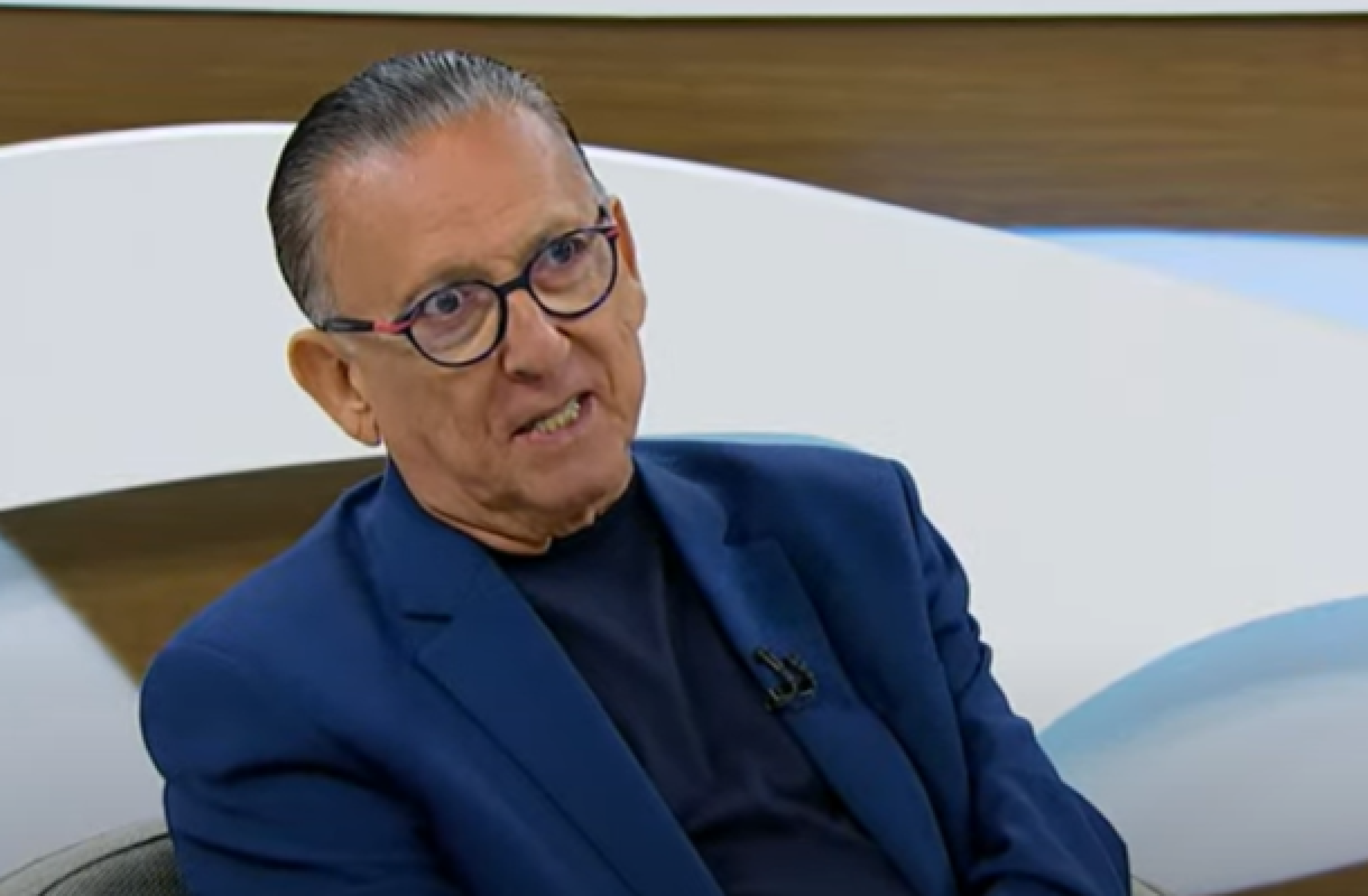 Galvão Bueno cutuca a Globo e lamenta não poder usar nome em nova atração