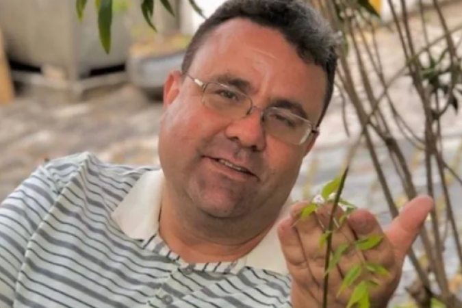 Cris — como era conhecido o jornalista — se formou na PUC-PR, em 1999, e era especialista em Cinema pela Universidade Tuiuti do Paraná - (crédito: Reprodução/Redes sociais) Cris — como era conhecido o jornalista — se formou na PUC-PR, em 1999, e era especialista em Cinema pela Universidade Tuiuti do Paraná - (crédito: Reprodução/Redes sociais)