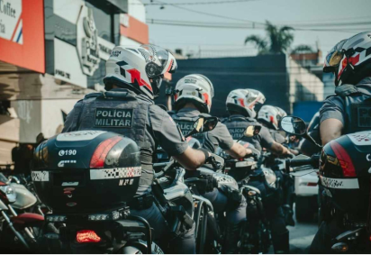 Policiais frustraram tentaram de sequestro de idoso que era mantido dentro de porta-malas do carro -  (crédito: Divulgação SSP/SP)