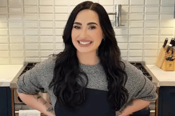 Demi Lovato retorna ao estúdio com colaboradores de Justin Bieber e Charli XCX - (crédito: TMJBrazil) Demi Lovato retorna ao estúdio com colaboradores de Justin Bieber e Charli XCX - (crédito: TMJBrazil)