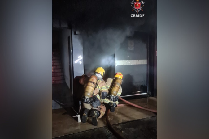 Incêndio em bar no Guará II nesta sexta - (crédito: CBMDF/Divulgação) Incêndio em bar no Guará II nesta sexta - (crédito: CBMDF/Divulgação)