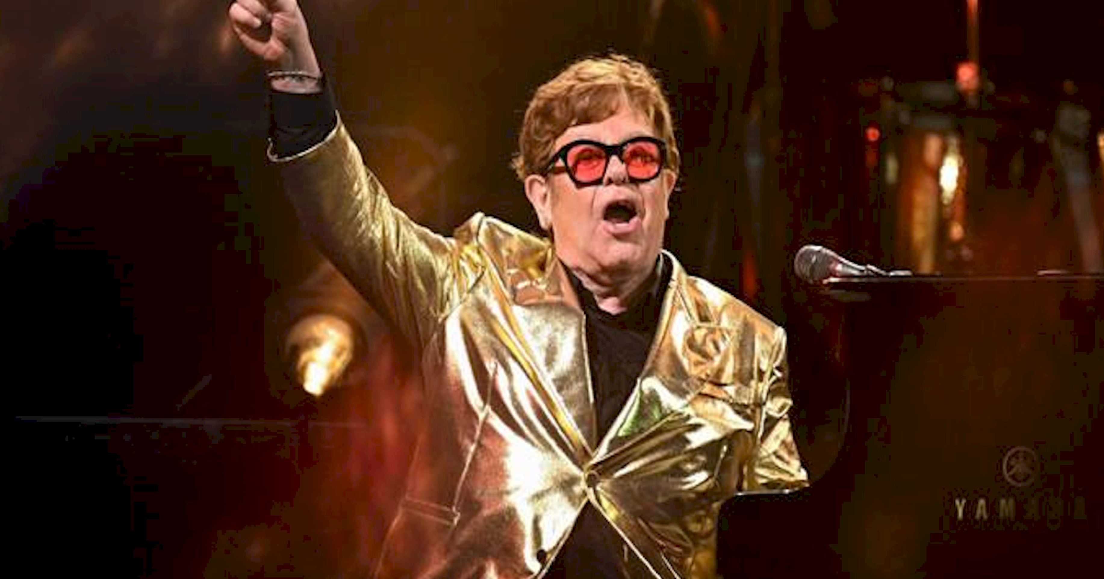 Elton John desabafa e diz que problema na visão o impede de ver filhos jogando esportes