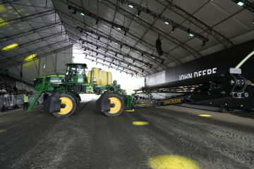 Pulverizador 230M (4), lançamento 2025 John Deere