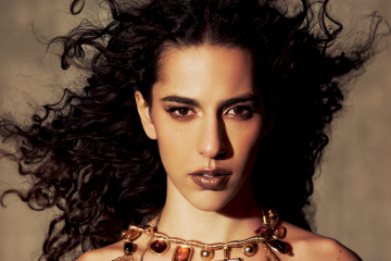 Lançamentos recentes e músicas em alta nas playlists de verão mostram a trilha sonora antes mesmo dos blocos saírem às ruas -  (crédito: Gabriela Schmidt)