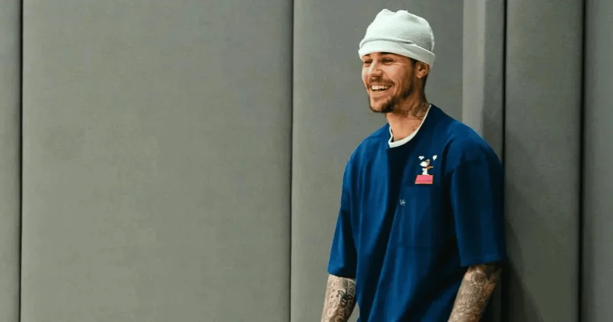 Justin Bieber deixa Drake no vácuo e gera polêmica - (crédito: TMJBrazil) Justin Bieber deixa Drake no vácuo e gera polêmica - (crédito: TMJBrazil)