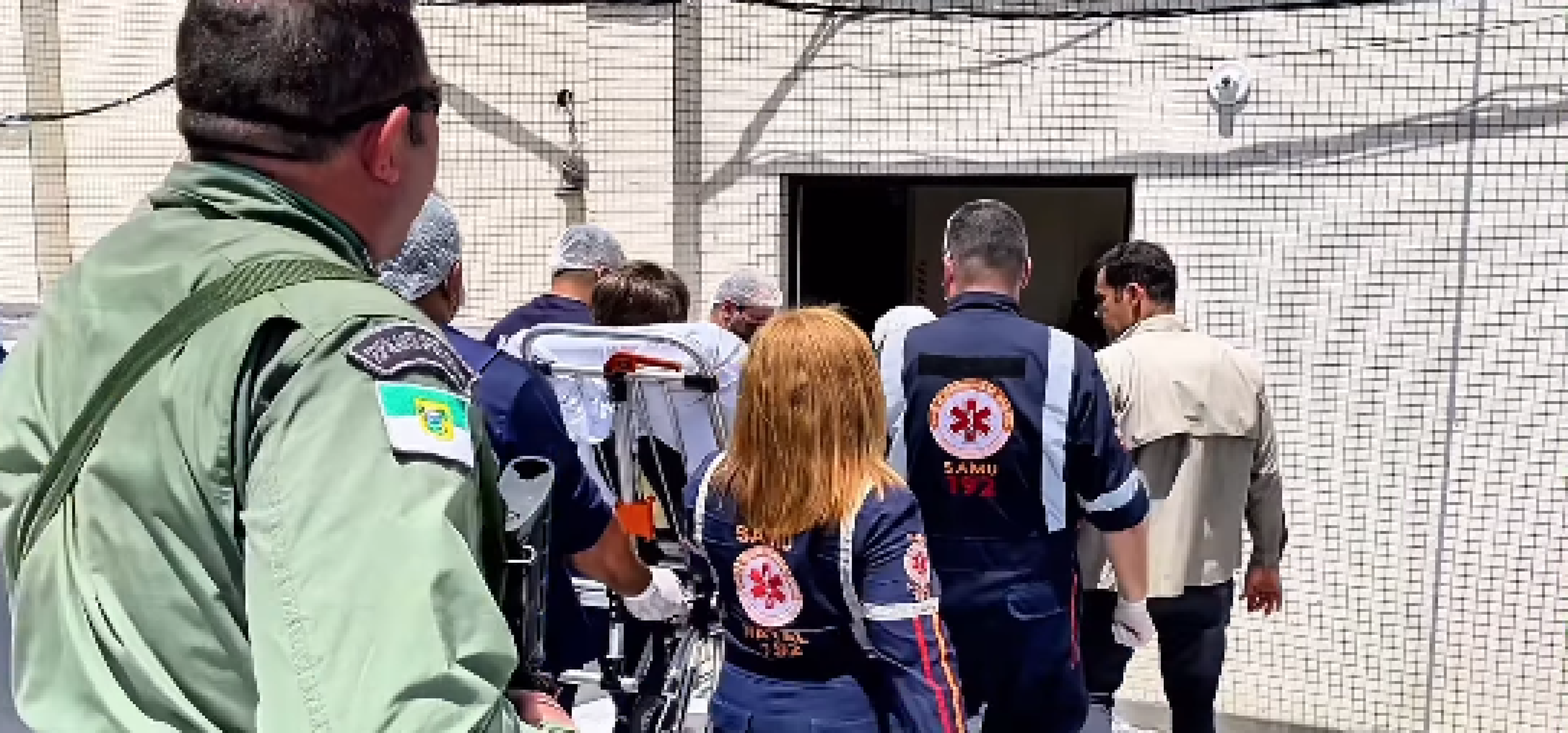 Bolsonaro chega de helicóptero a Natal, após passar mal no interior do RN