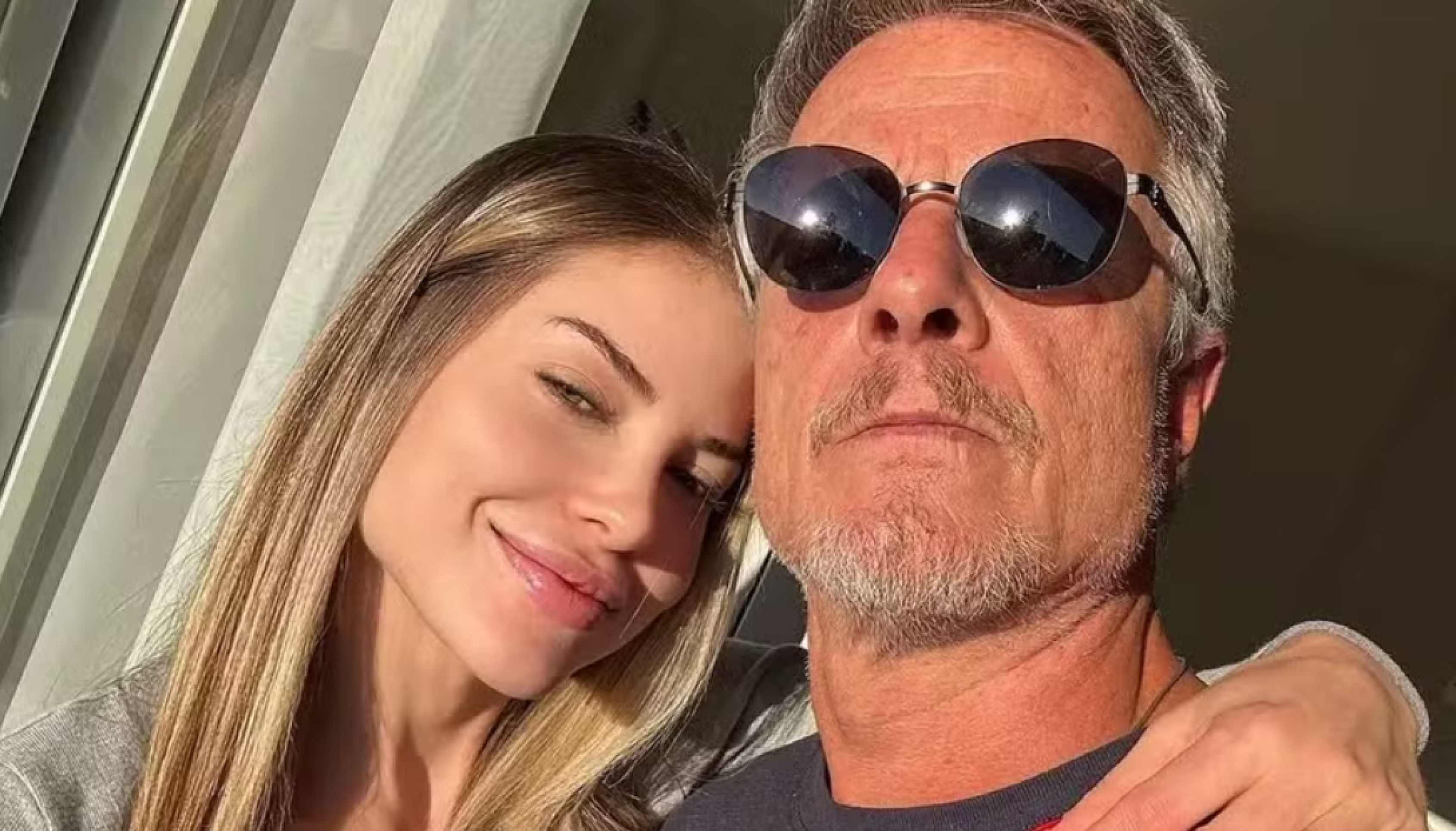 Marcello Novaes avisa que está solteiro e ex reage: 