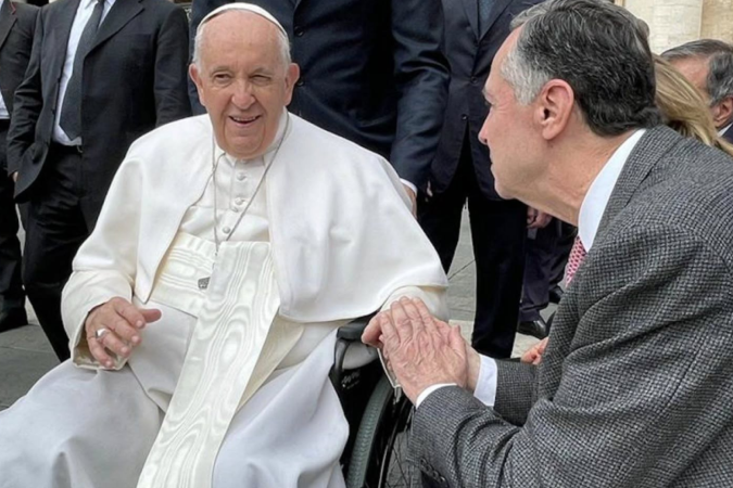 Ministro do STF encontrou-se com o papa Francisco em 2023, em viagem à Itália
- (crédito: Reprodução/Instagram @lrobertobarroso) Ministro do STF encontrou-se com o papa Francisco em 2023, em viagem à Itália
- (crédito: Reprodução/Instagram @lrobertobarroso)