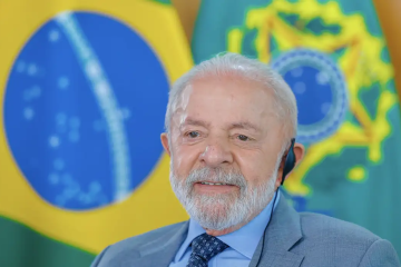 'Está na hora do Brasil dar esse passo, ouvindo todos os setores da economia, para permitir um equilíbrio entre a vida profissional e o bem-estar', afirmou Lula -  (crédito: Crédito: Ricardo Stuckert/PR)