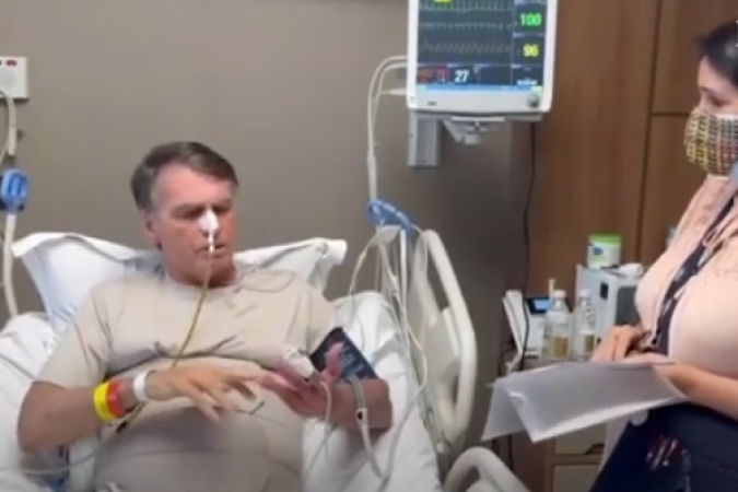 O vídeo da entrega da intimação para Jair Bolsonaro no hospital foi publicado na rede social do ex-presidente na tarde desta quarta-feira (23/4) - (crédito: Reprodução ) O vídeo da entrega da intimação para Jair Bolsonaro no hospital foi publicado na rede social do ex-presidente na tarde desta quarta-feira (23/4) - (crédito: Reprodução )