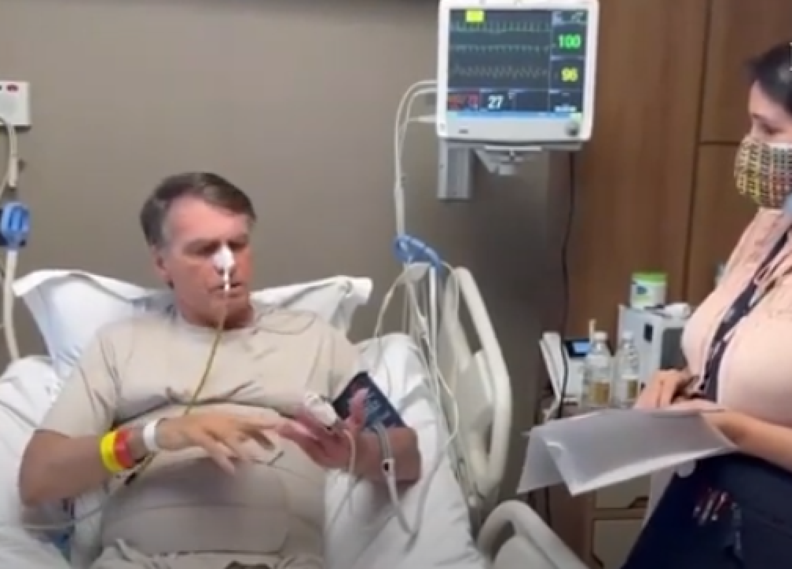 Sindicato repudia exposição de servidora em vídeo de Bolsonaro sendo intimado na UTI