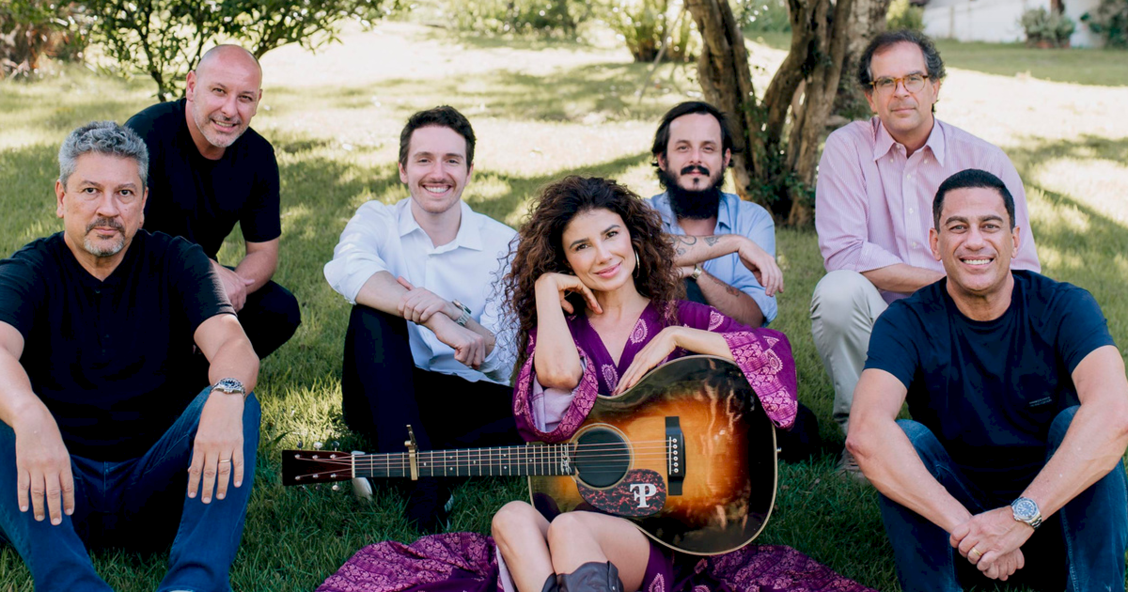 Paula Fernandes celebra novo acordo com plataforma de entretenimento