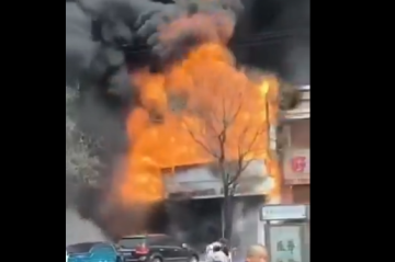 Incêndio em restaurante na China deixou 22 mortos  -  (crédito: Reprodução Redes Sociais)