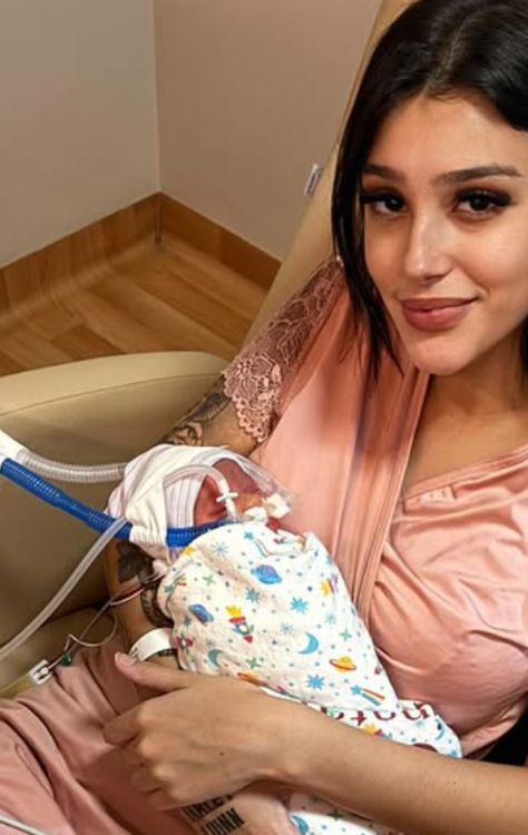 Bia Miranda esclarece motivo de não mostrar filha na UTI
 -  (crédito: Redes Sociais)