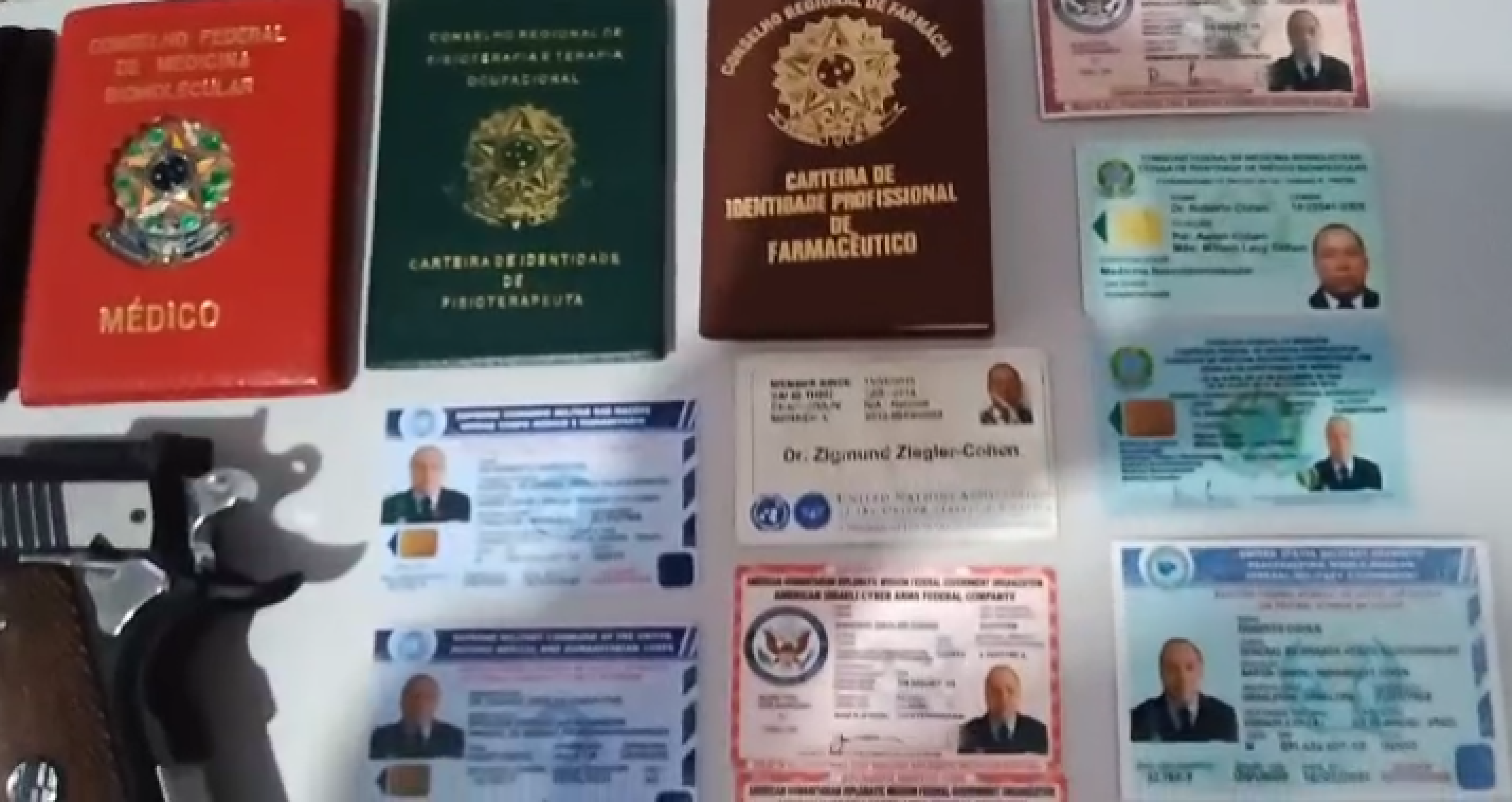 Polícia apreendeu documentos funcionais falsos na casa de golpista que fingia ser médico da ONU