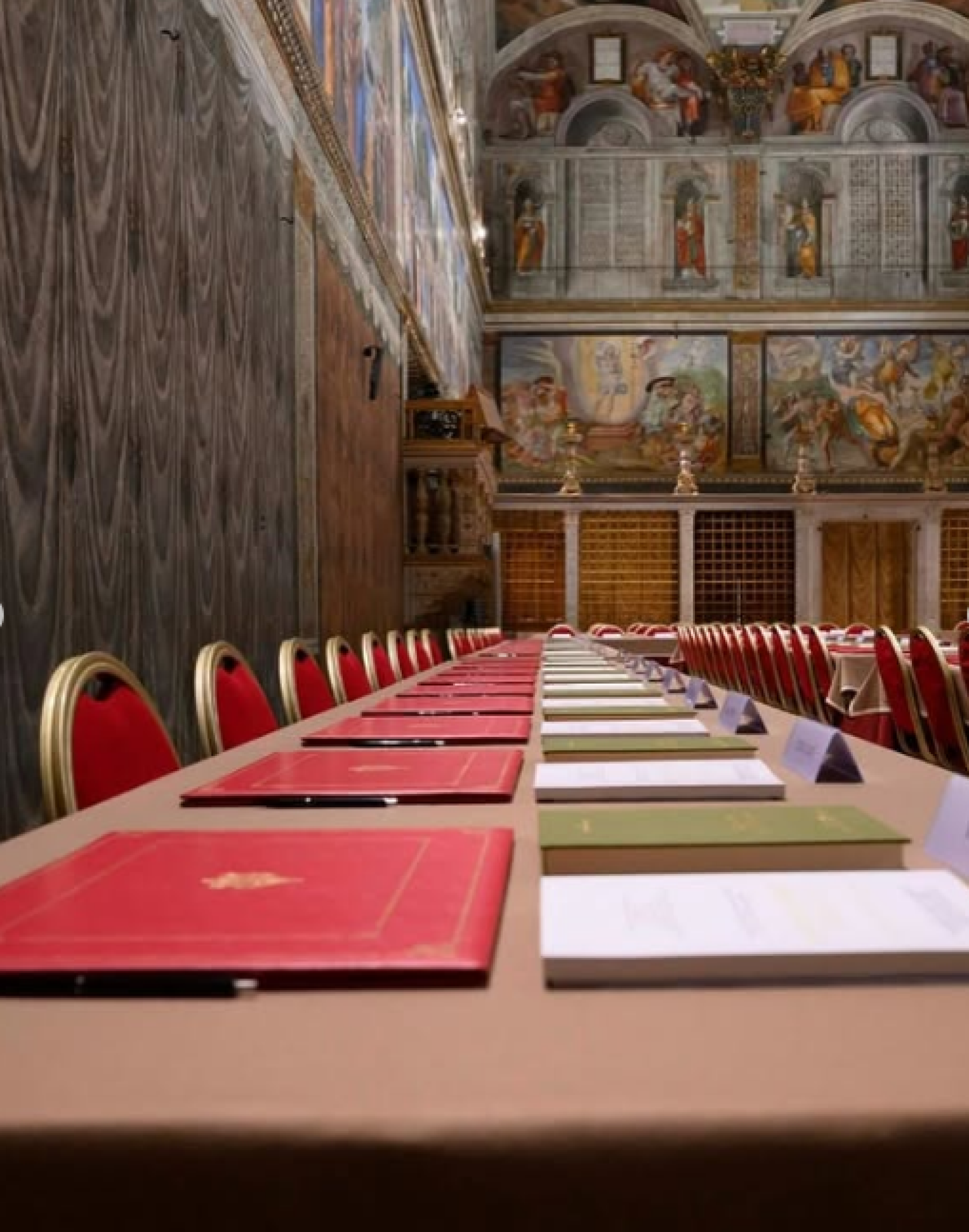Capela Sistina preparada para o conclave 