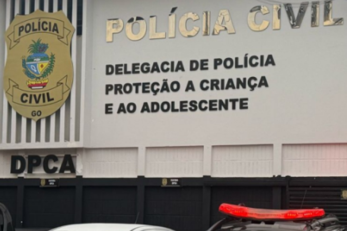 A mãe, de 28 anos, foi presa após torturar a filha de 1 anos, por pedido da Polícia Civil que identificou risco à vida da crainça. - (crédito: Reprodução PCGO) A mãe, de 28 anos, foi presa após torturar a filha de 1 anos, por pedido da Polícia Civil que identificou risco à vida da crainça. - (crédito: Reprodução PCGO)