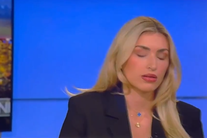 Camryn Kinsey desmaiou durante uma fala no meio de uma transmissão ao vivo do canal de notícias. - (crédito: Reprodução/Fox News) Camryn Kinsey desmaiou durante uma fala no meio de uma transmissão ao vivo do canal de notícias. - (crédito: Reprodução/Fox News)