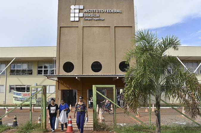 É preciso ter 18 anos, ou alcançar a maioridade durante o curso, além de ter completado o ensino médio, ou estar em vias de fazê-lo. Serão ofertadas 250 vagas
- (crédito: Pillar Pedreira/Agência Senado) É preciso ter 18 anos, ou alcançar a maioridade durante o curso, além de ter completado o ensino médio, ou estar em vias de fazê-lo. Serão ofertadas 250 vagas
- (crédito: Pillar Pedreira/Agência Senado)