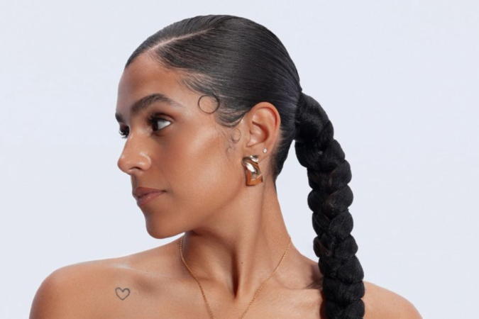 Filha do jogador Zinho, Hatalia aposta em carreira na música gospel - (crédito: TMJBrazil) Filha do jogador Zinho, Hatalia aposta em carreira na música gospel - (crédito: TMJBrazil)
