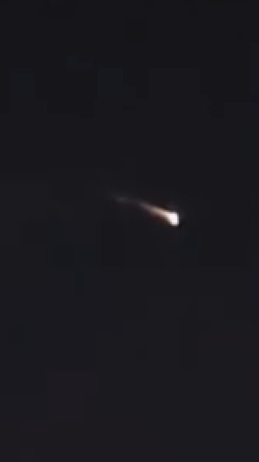 Lixo espacial é avistado no céu de Brasília no início da noite de hoje (14/5) -  (crédito: Reprodução/redes sociais)