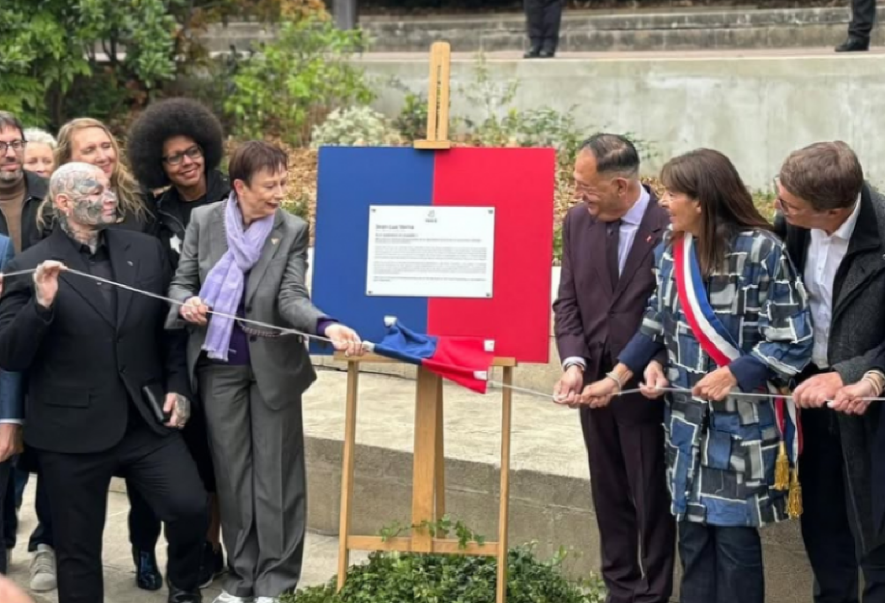 Paris inaugura memorial aos homossexuais deportados pelos nazistas