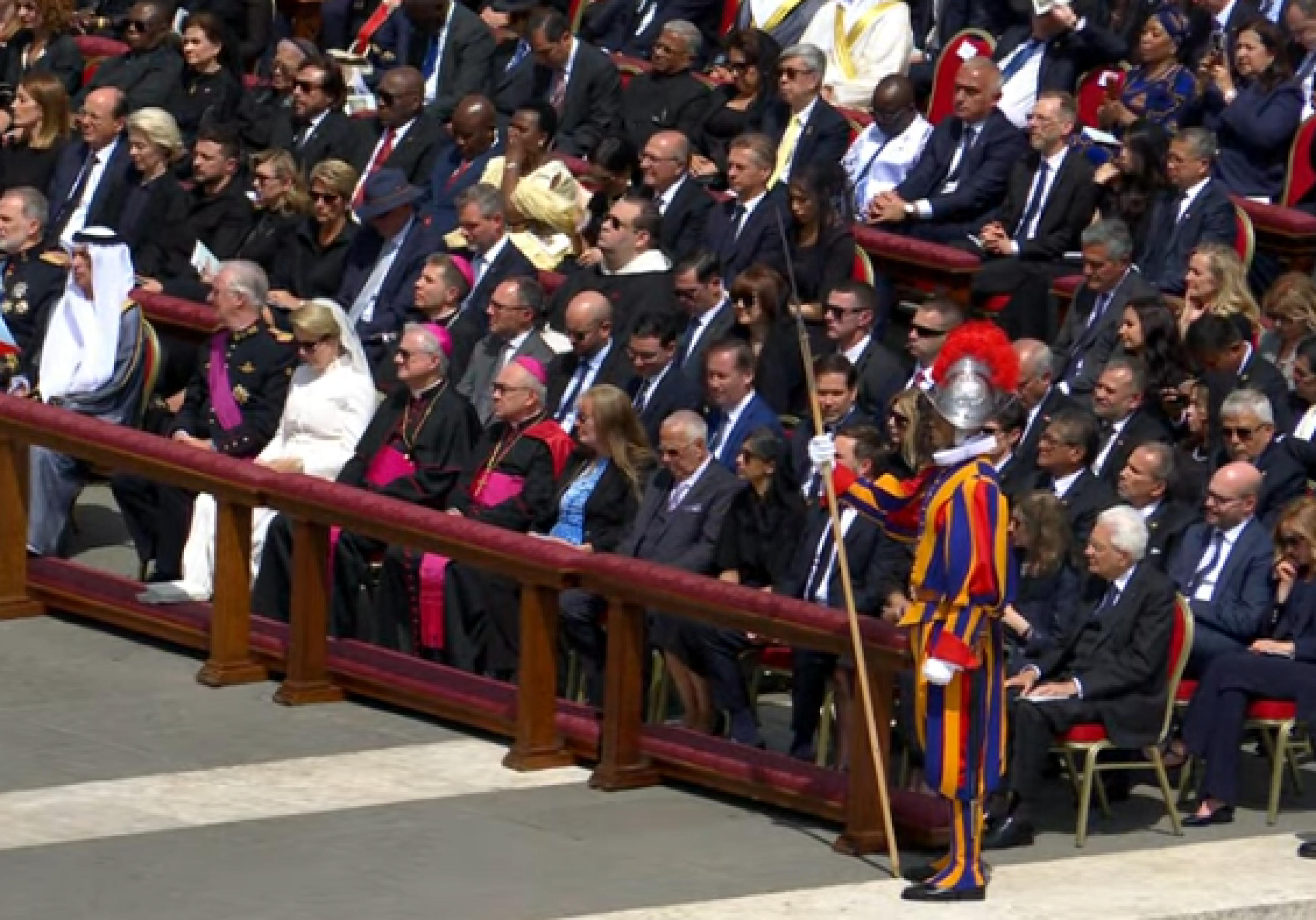 Após a missa que marcou o início do pontificado, Leão XIV recebeu autoridades e chefes de estado 