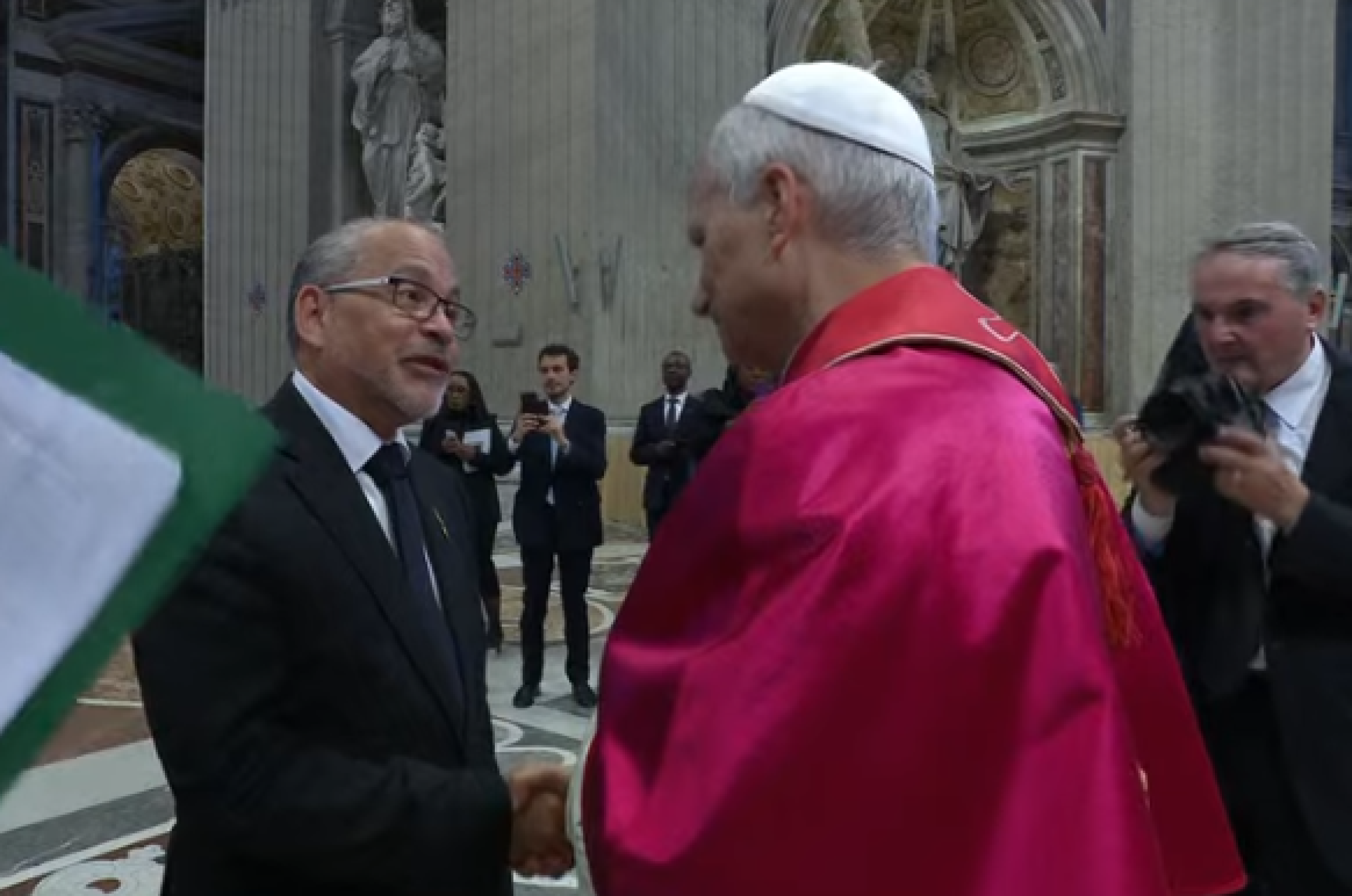 Após a missa que marcou o início do pontificado, Leão XIV recebeu autoridades e chefes de estado 