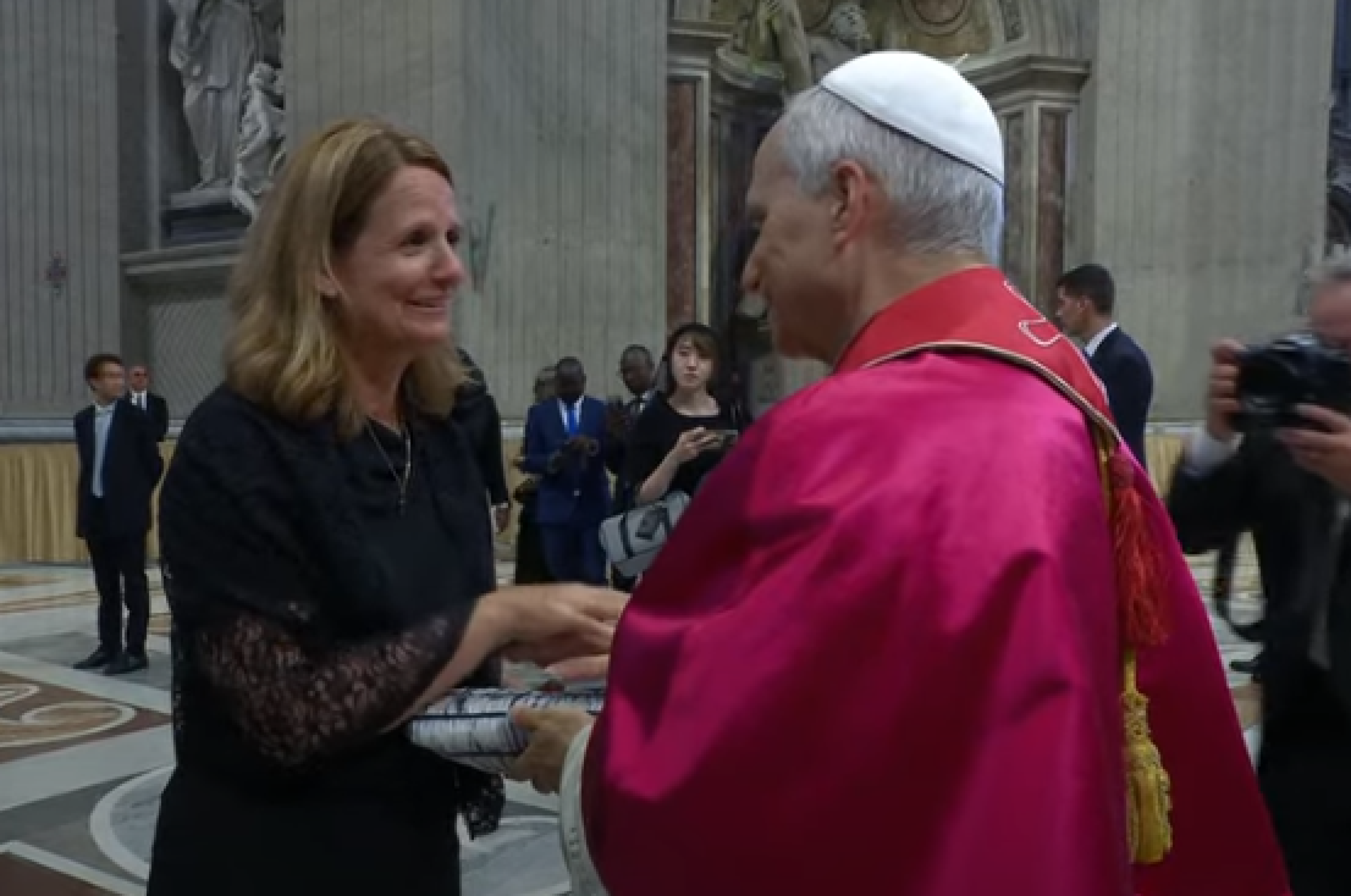 Após a missa que marcou o início do pontificado, Leão XIV recebeu autoridades e chefes de estado 