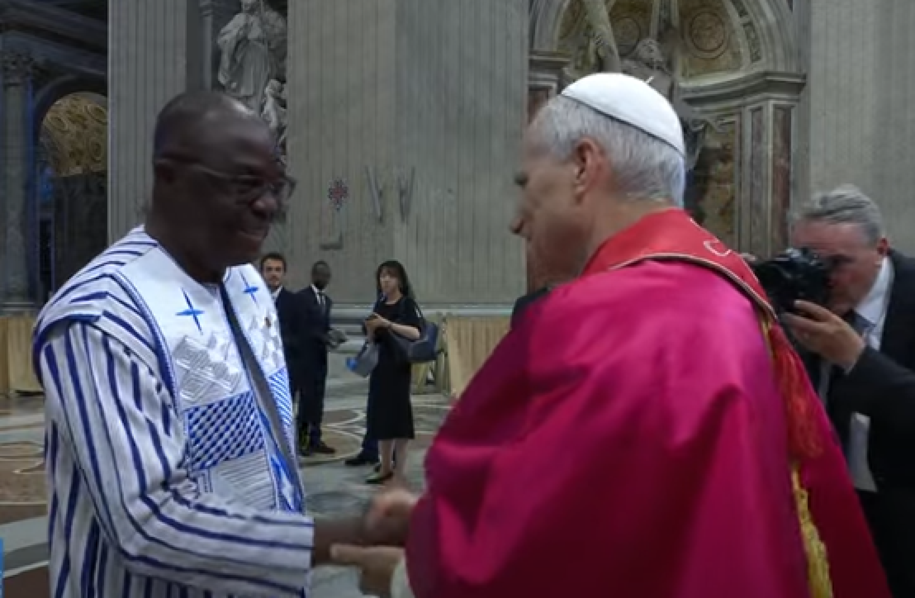 Após a missa que marcou o início do pontificado, Leão XIV recebeu autoridades e chefes de estado 